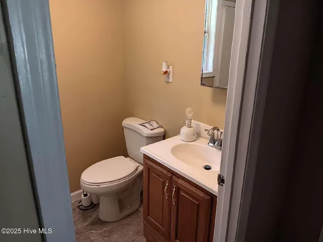 $1,600 | 76 Peterson Hill Avenue, Burgaw, NC 28425