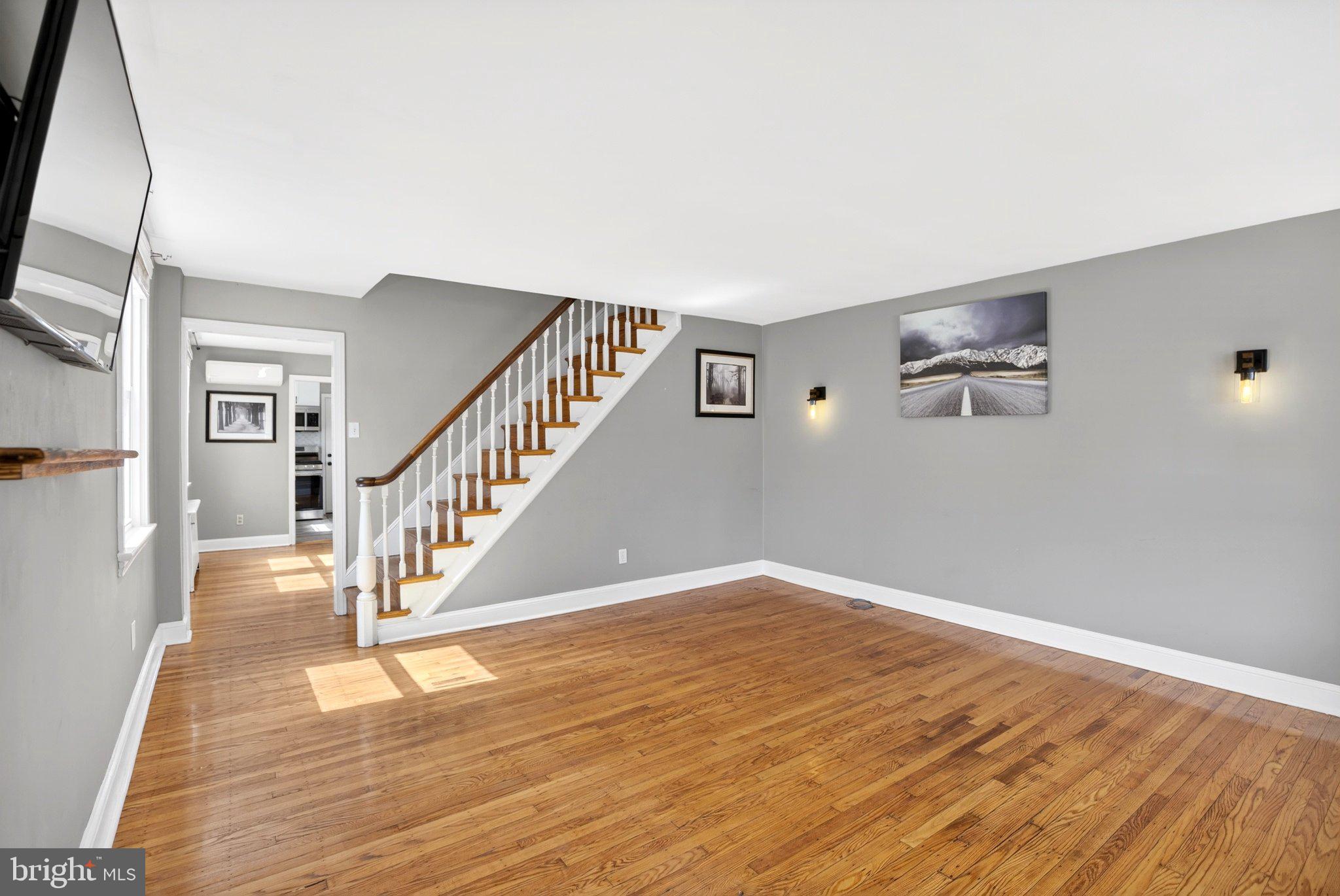 712 Clarendon Road Drexel Hill, PA 19026 - Photo 3 of 30 Bright and airy living space awaits.