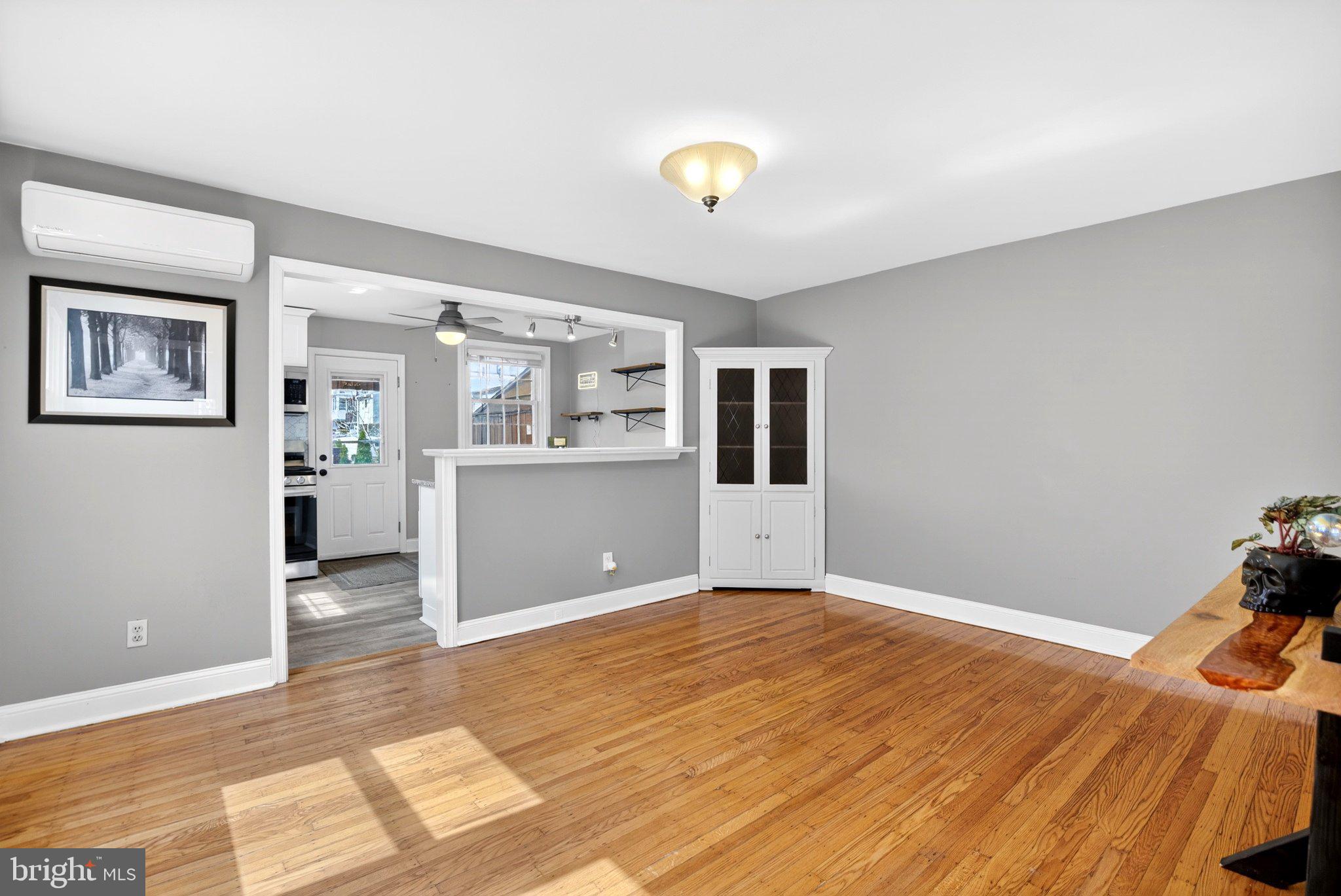 712 Clarendon Road Drexel Hill, PA 19026 - Photo 6 of 30 Bright and airy open living space.