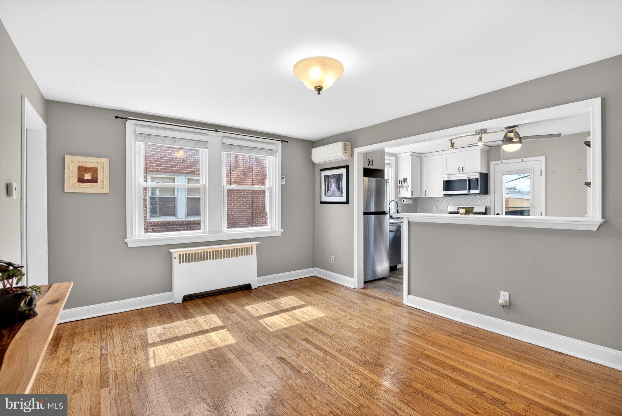 712 Clarendon Road Drexel Hill, PA 19026 - Photo 7 of 30 Bright and airy living space awaits.
