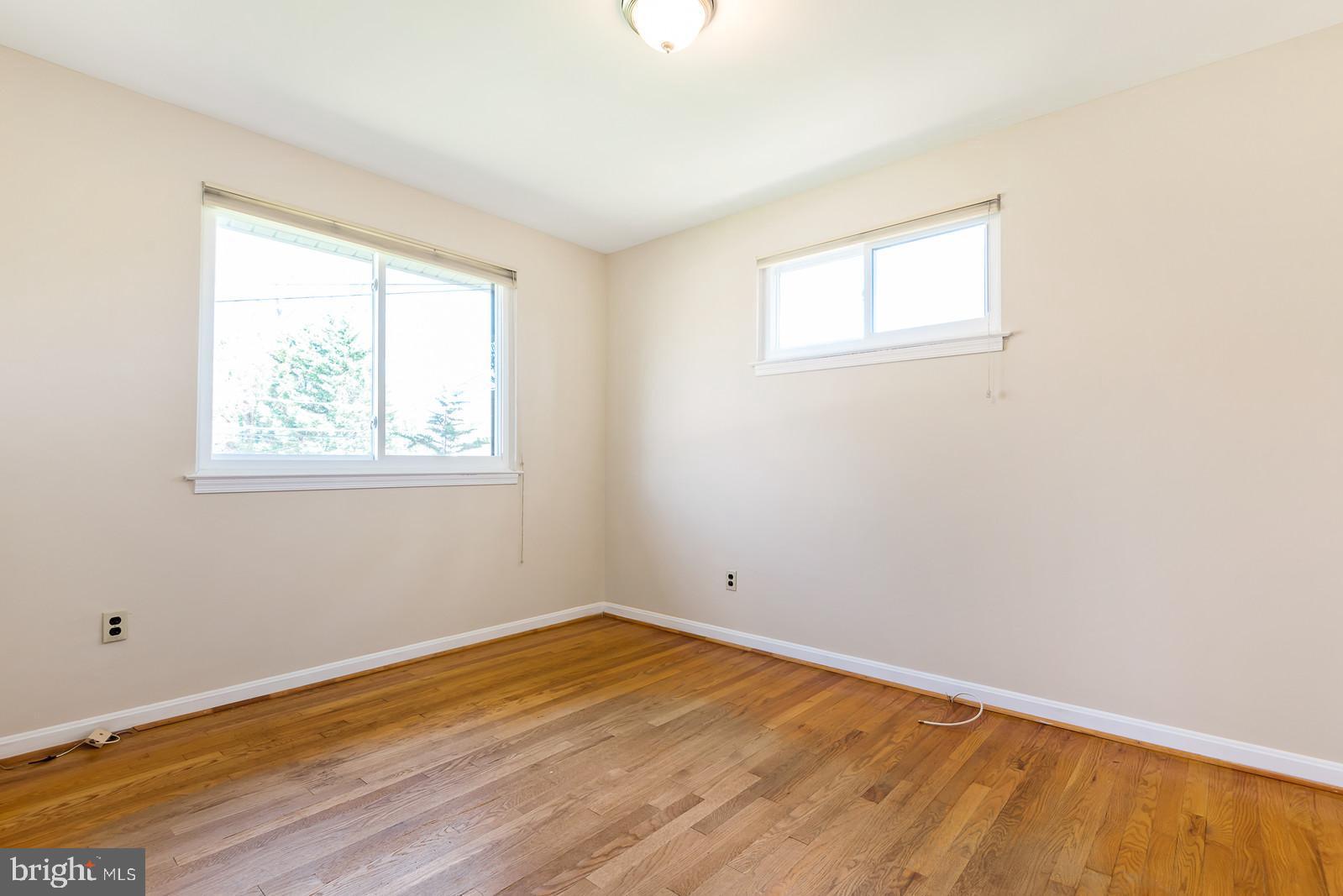 8940 Victoria Road Springfield, VA 22151 - Photo 14 of 29 Bedroom #3, 9' x 11'.