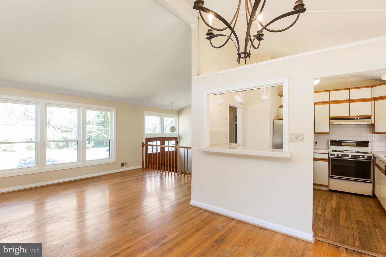 8940 Victoria Road Springfield, VA 22151 - Photo 8 of 29 Enjoy the view from the dining room.
