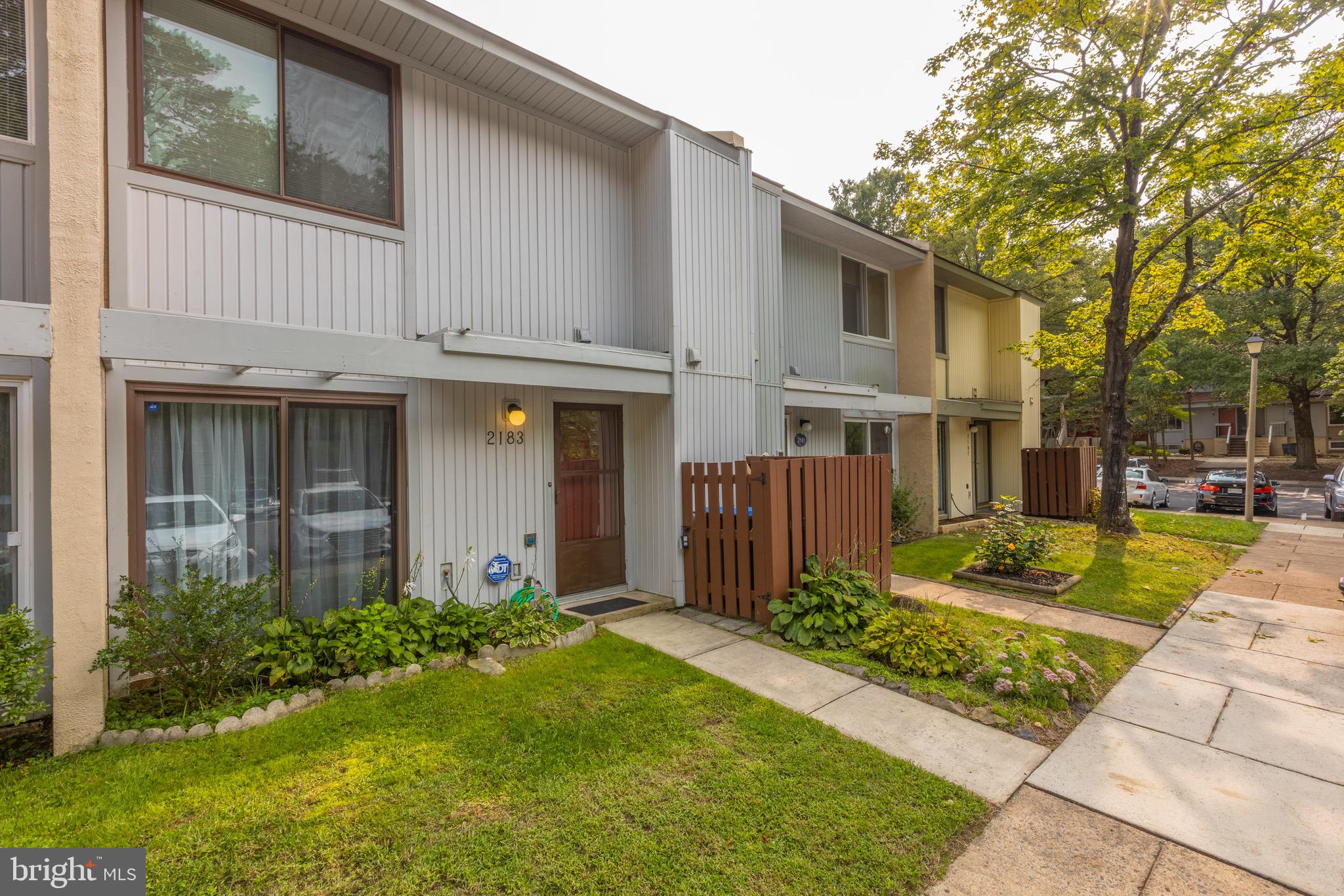 2183 White Cornus Lane Reston, VA 20191 - Photo 2 of 31 Gallery Image 2