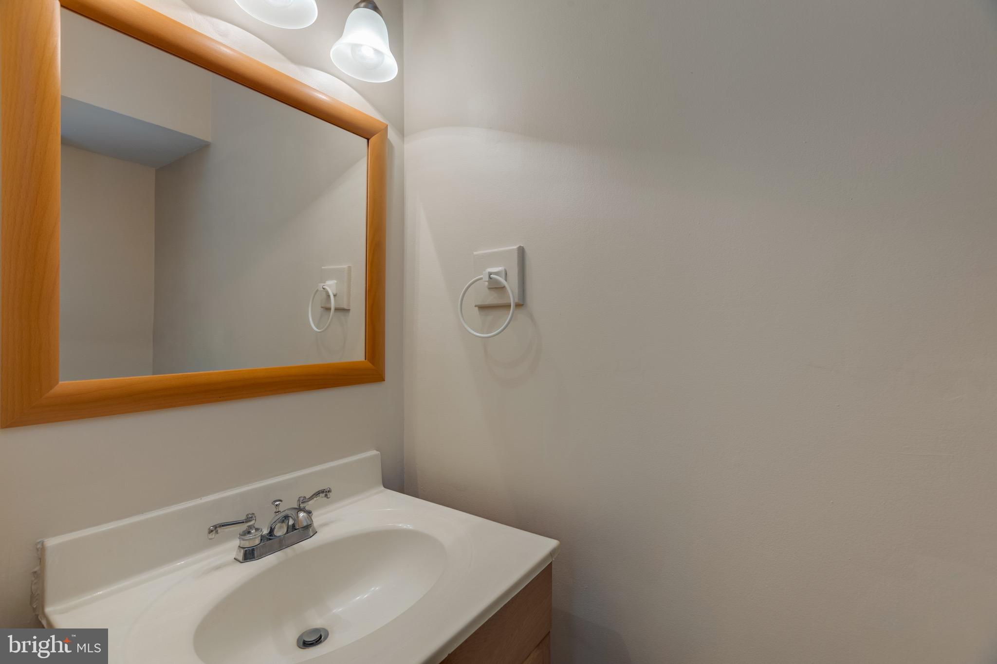 2183 White Cornus Lane Reston, VA 20191 - Photo 18 of 31 Gallery Image 18