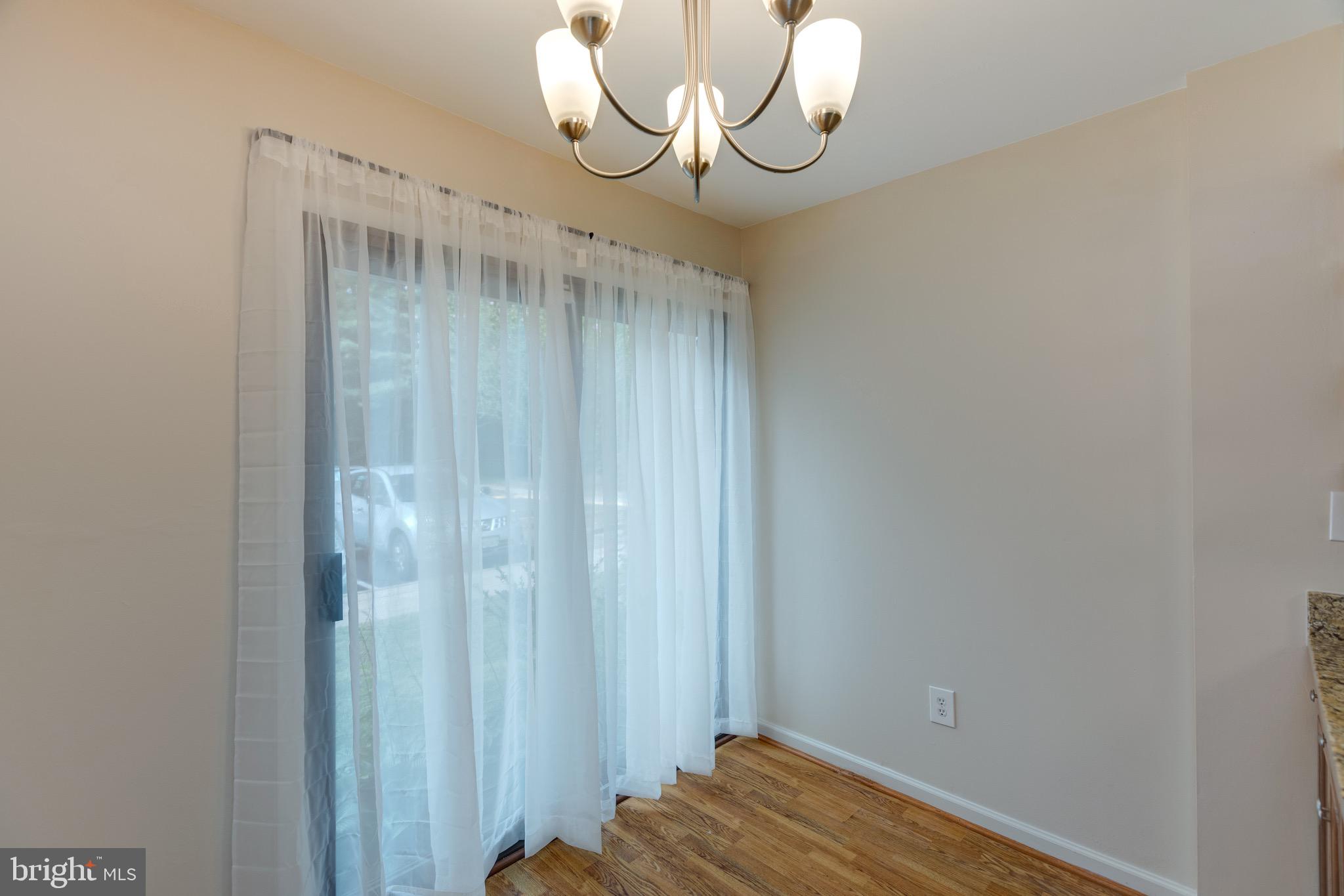 2183 White Cornus Lane Reston, VA 20191 - Photo 7 of 31 Gallery Image 7
