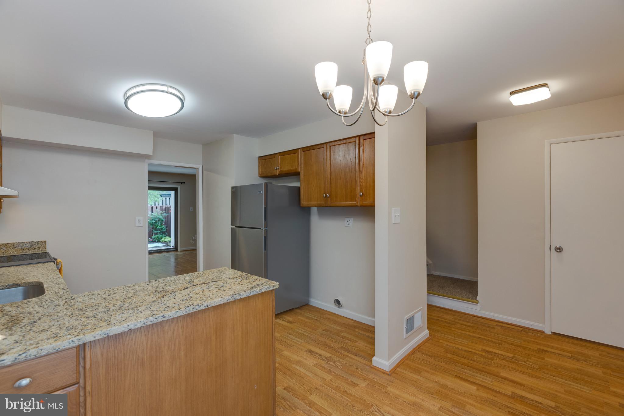 2183 White Cornus Lane Reston, VA 20191 - Photo 8 of 31 Gallery Image 8
