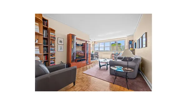 $360,000 | 555 Kappock Street, Unit 2T | Spuyten Duyvil