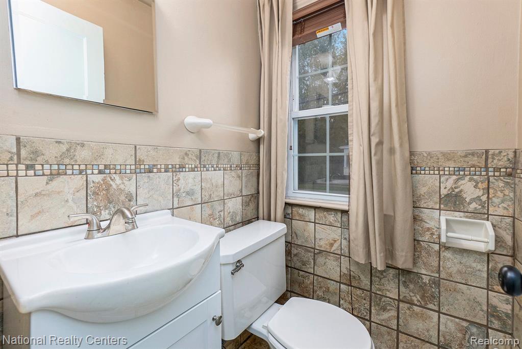 402 Alter Road Detroit, MI 48215 - Photo 6 of 22