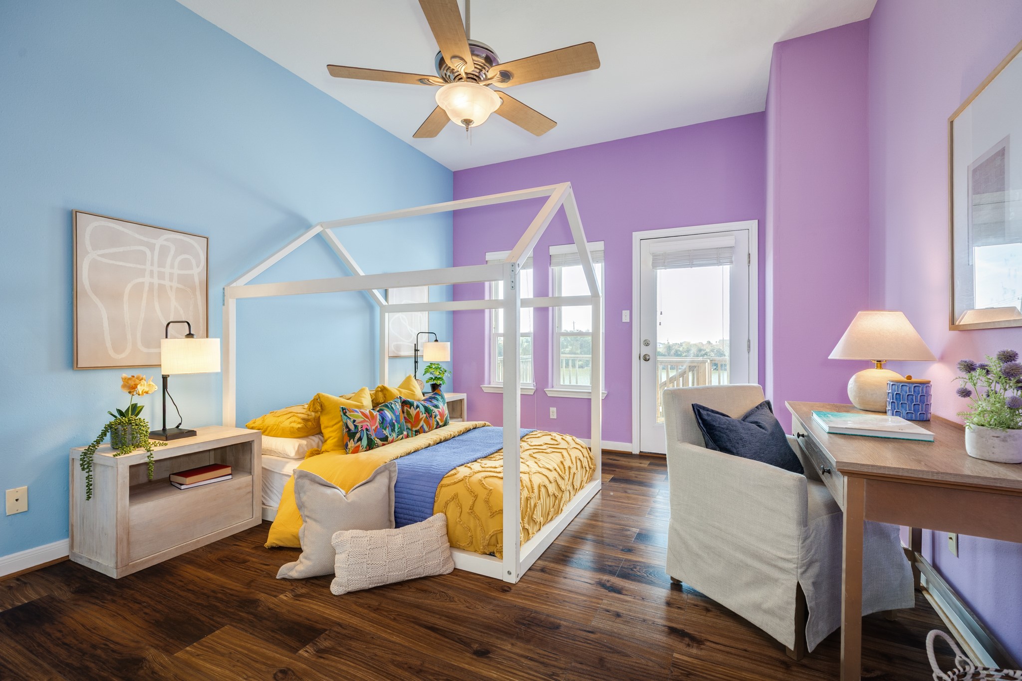 11648 Zingelmann Road Galveston, TX 77554 - Photo 26 of 39 a living room with furniture sinks and a large window