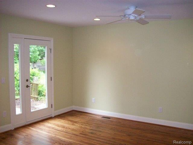 1172 Yorkshire Road Grosse Pointe, MI 48230 - Photo 3 of 18 Family room