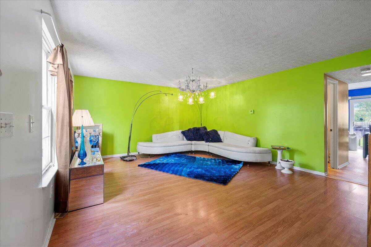 04-Living Room