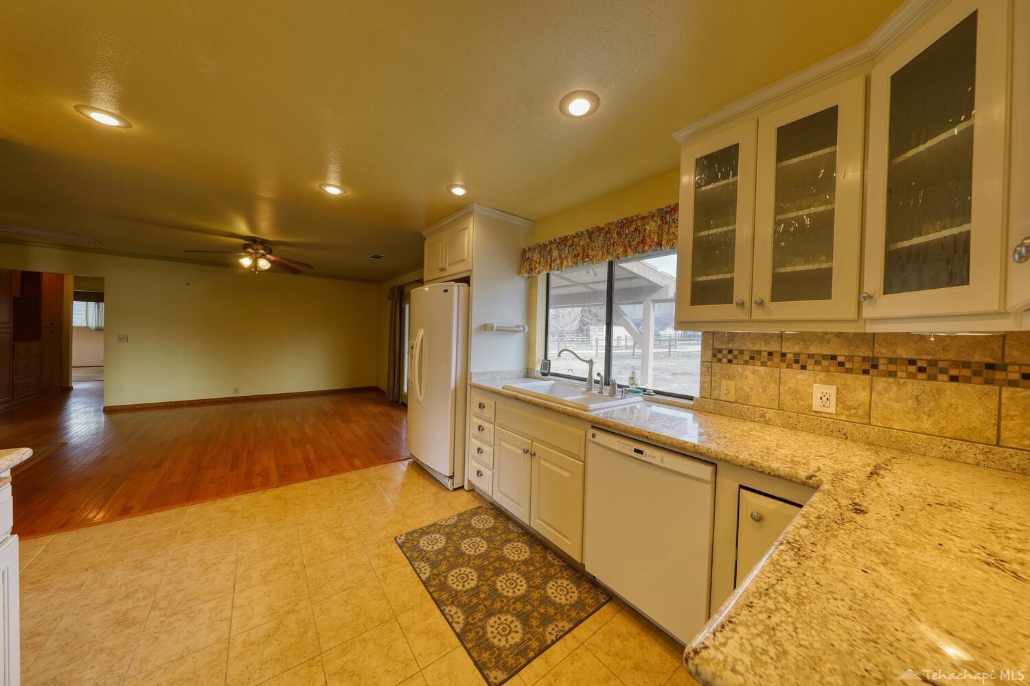 28901 North Lower Valley Road Tehachapi, CA 93561 - Photo 8 of 25 Gallery Image 8