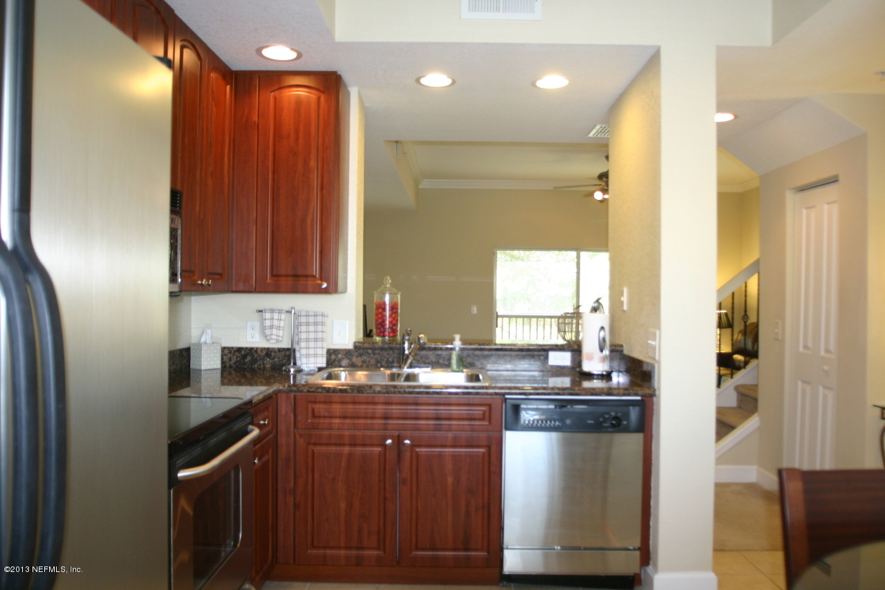 9745 Touchton Road, Unit 728 Jacksonville, FL 32246 - Photo 4 of 7 Kitchen