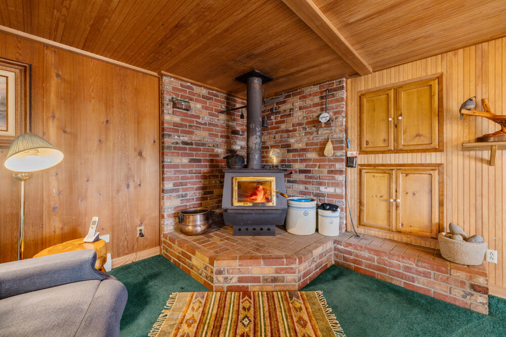 47477 Gerber Road Bonanza, OR 97623 - Photo 58 of 63 a view of a porch with furniture and wooden floor