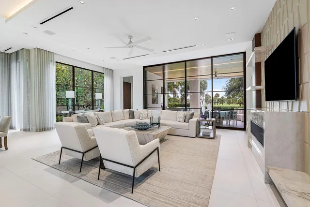 $17,750,000 | 471 Royal Palm Way, Boca Raton, FL 33432