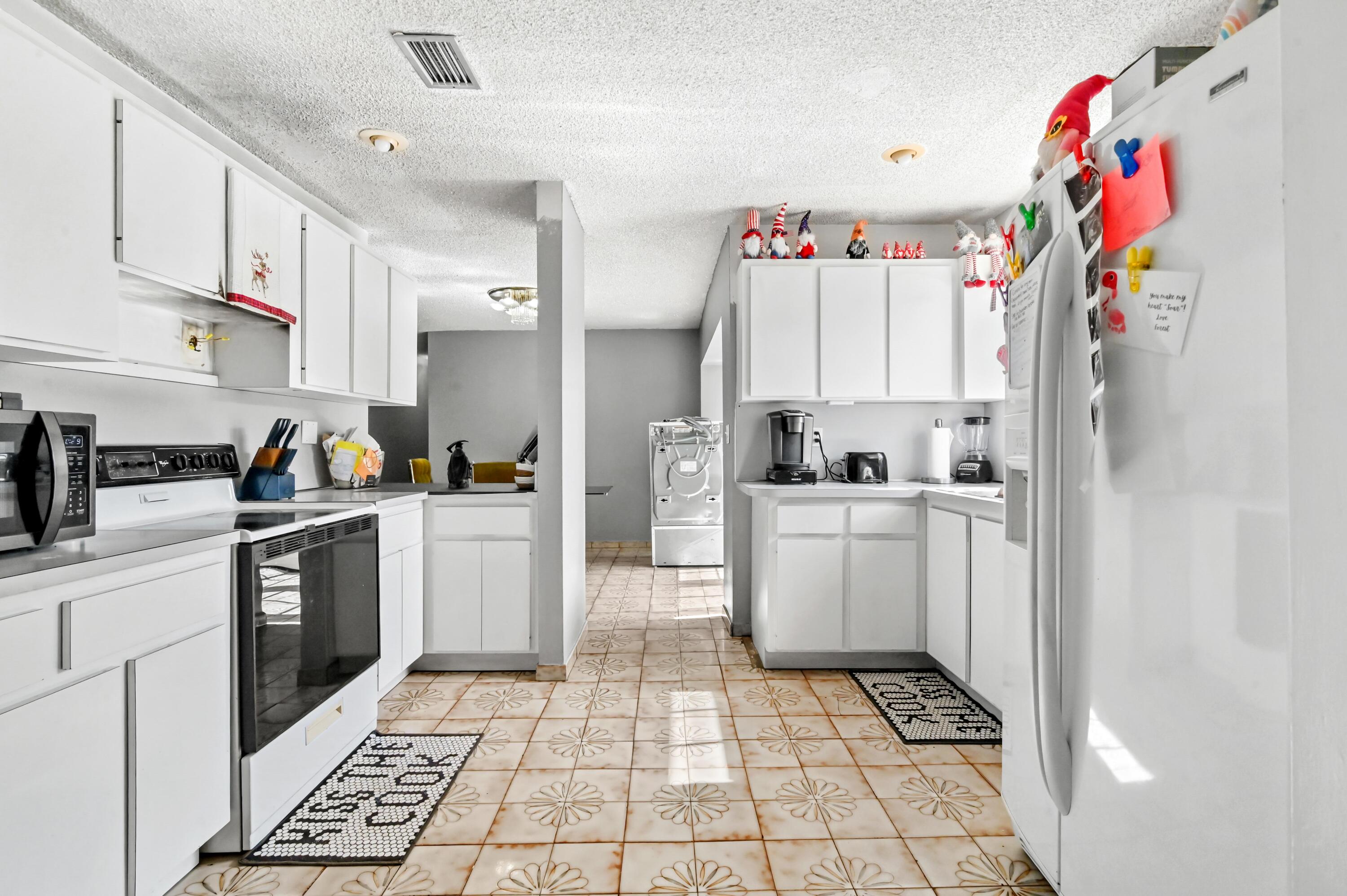 7337 Southwest 21st Street Miami, FL 33155 - Photo 11 of 32 15 Kitchen 02