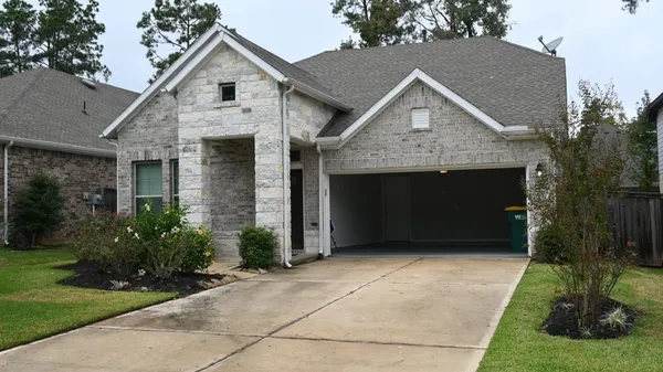 $2,495 | 127 Winged Elm Court, Conroe, TX 77318