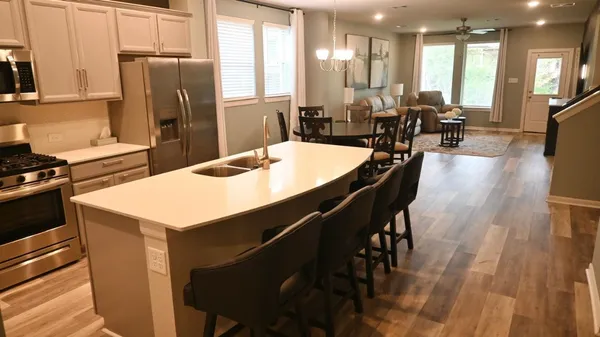 $2,495 | 127 Winged Elm Court, Conroe, TX 77318