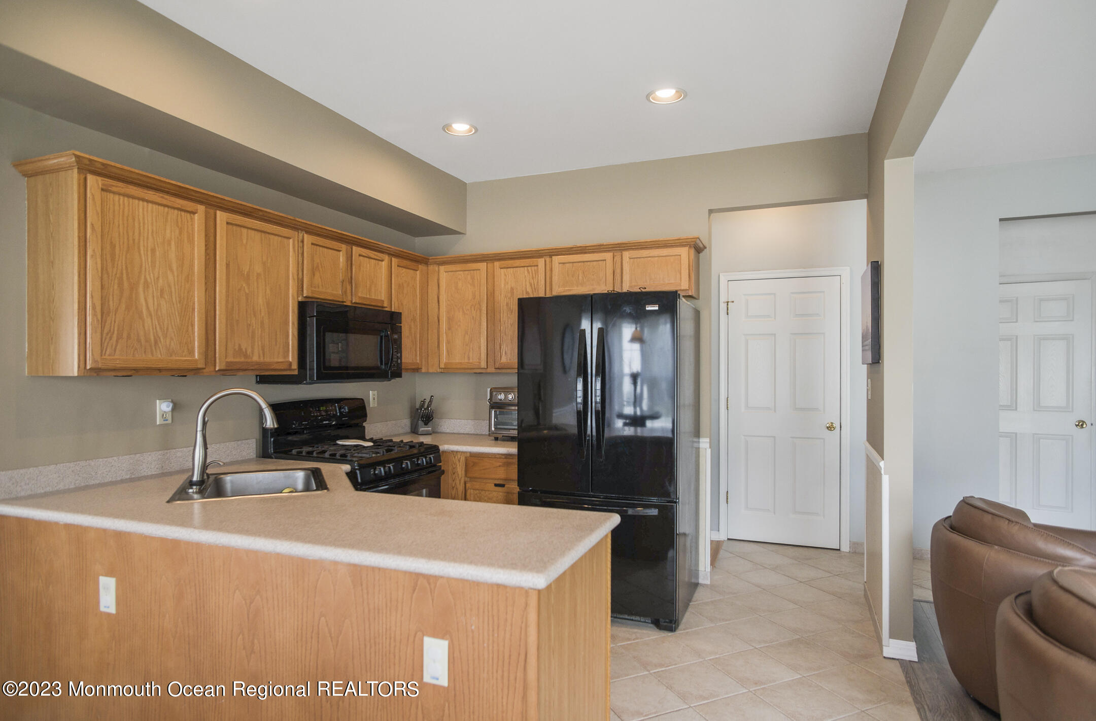 104 Nutmeg Road Matawan, NJ 07747 - Photo 8 of 35 _RMJ5773 kitchen