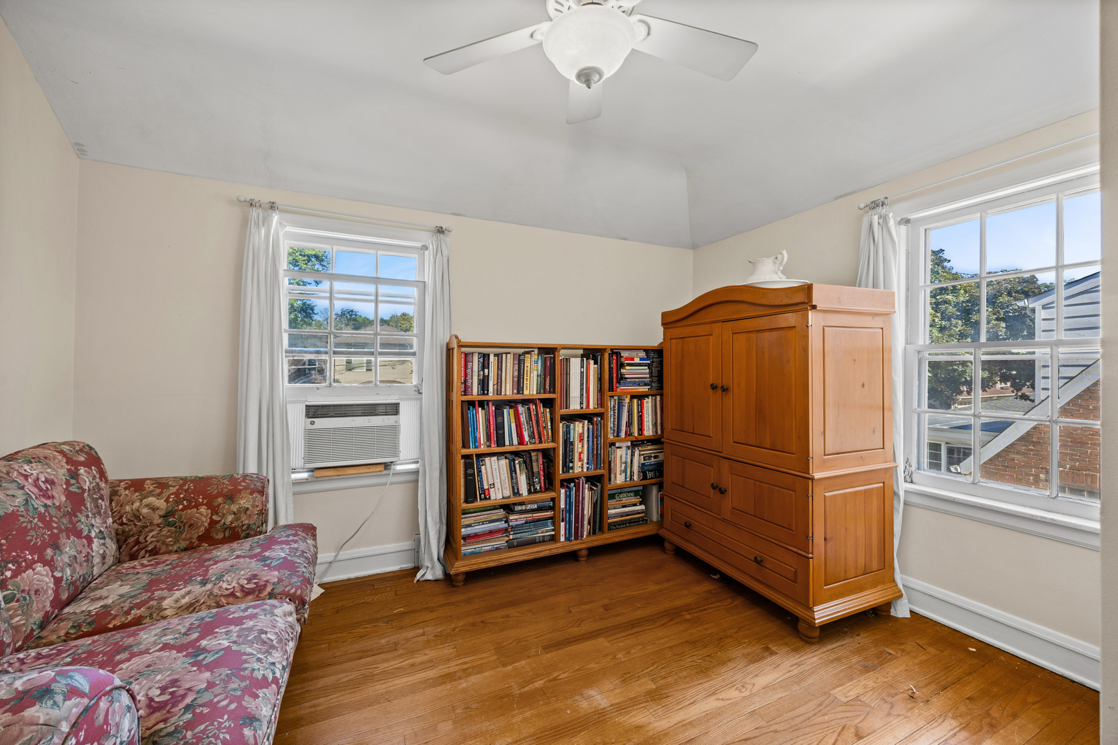 731 Selborne Road Riverside, IL 60546 - Photo 21 of 37