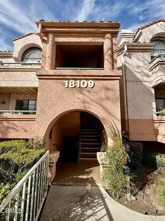 $469,000 | 18109 Erik Court, Unit 451, Canyon Country, CA 91387