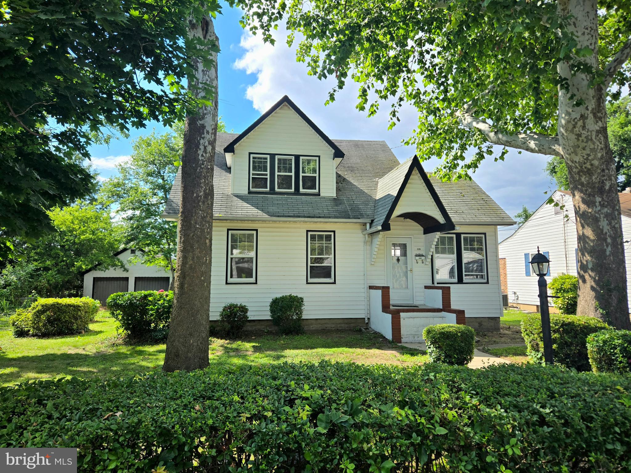220 Meadow Road Pasadena, MD 21122 - Photo 3 of 5