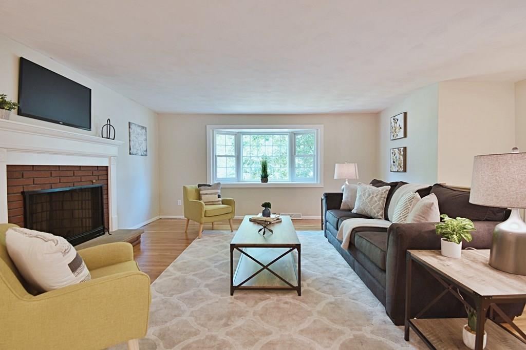 45 Ledgewood Road Framingham, MA 01701 - Photo 3 of 40 Gallery Image 3
