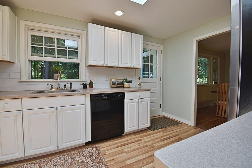 45 Ledgewood Road Framingham, MA 01701 - Photo 9 of 40 Gallery Image 9