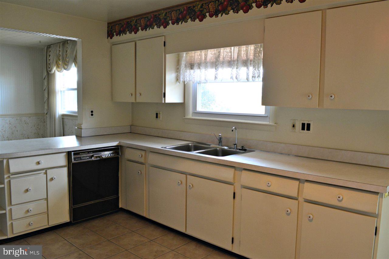 240 Melvale Road Dallastown, PA 17313 - Photo 11 of 19 Gallery Image 11