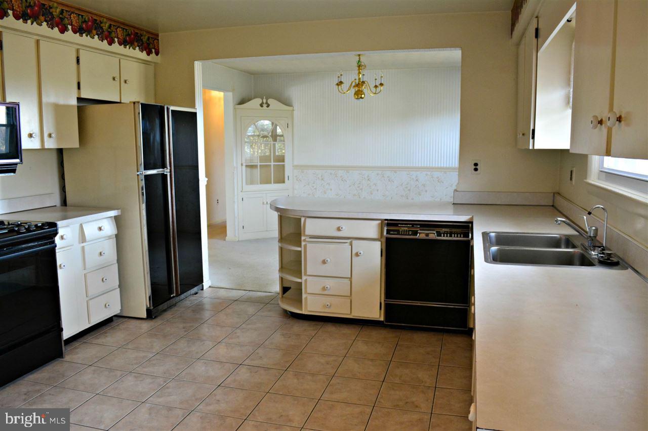 240 Melvale Road Dallastown, PA 17313 - Photo 12 of 19 Gallery Image 12