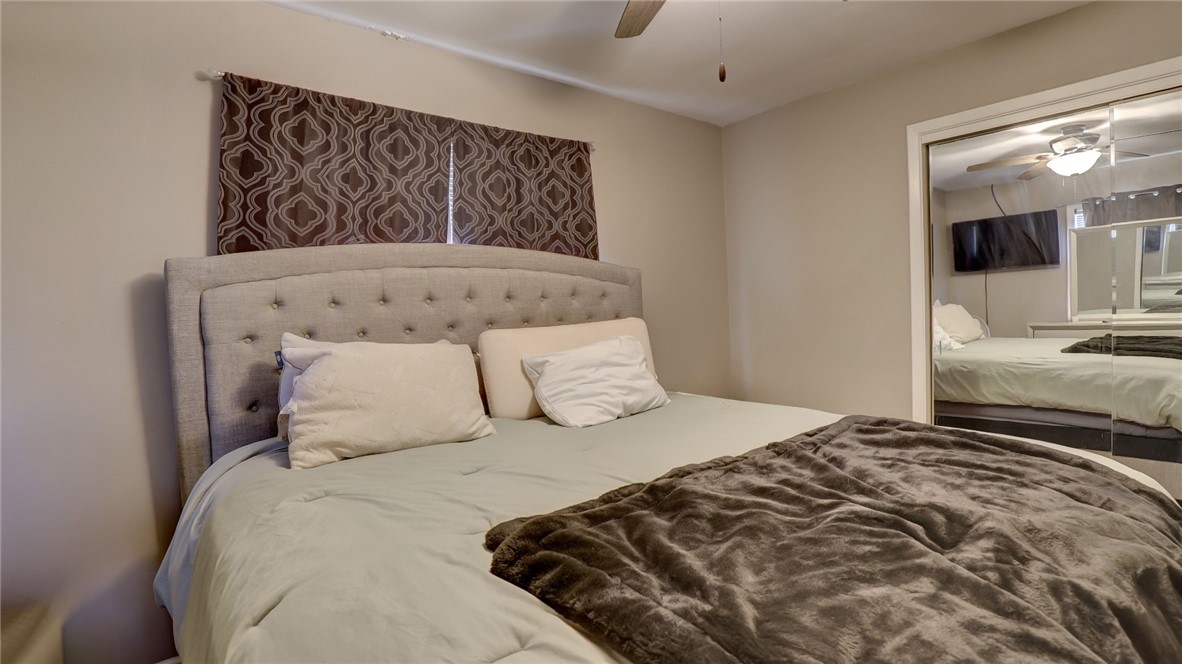 2270 Yorkshire Drive Decatur, IL 62526 - Photo 20 of 27 Gallery Image 20