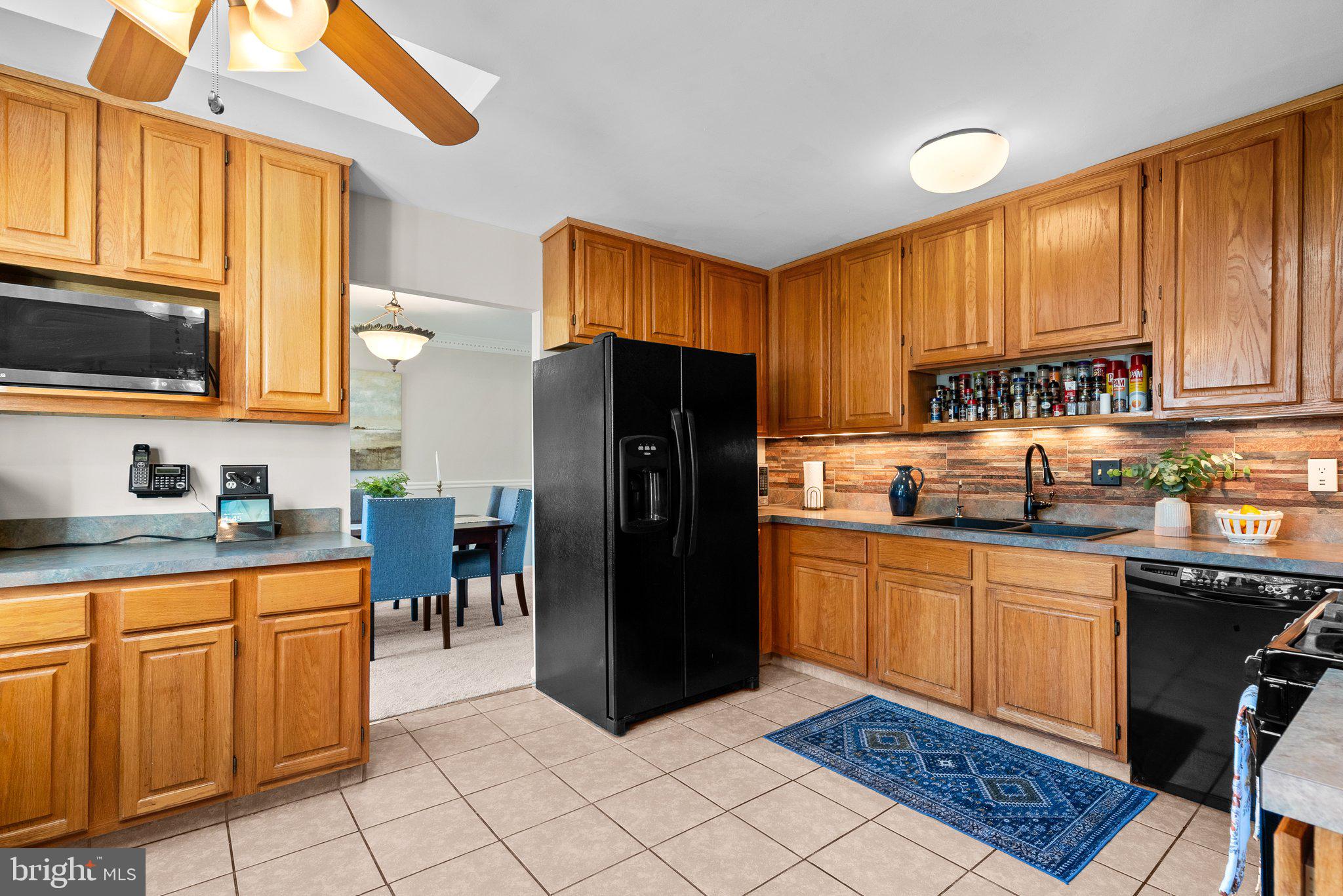 7001 Good Luck Road New Carrollton, MD 20784 - Photo 11 of 41 Kitchen