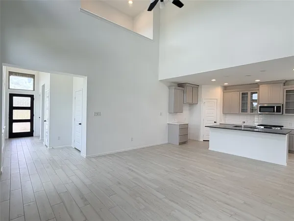 $2,600 | 10702 Ursa Street, Richmond, TX 77469