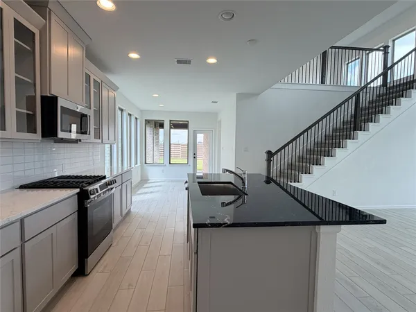 $2,600 | 10702 Ursa Street, Richmond, TX 77469