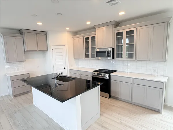 $2,600 | 10702 Ursa Street, Richmond, TX 77469