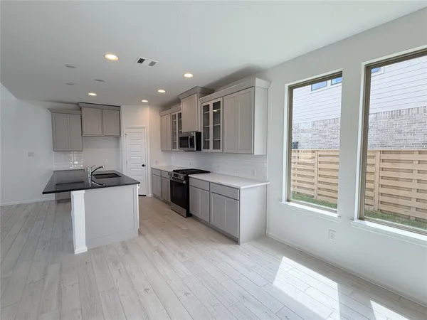 $2,600 | 10702 Ursa Street, Richmond, TX 77469