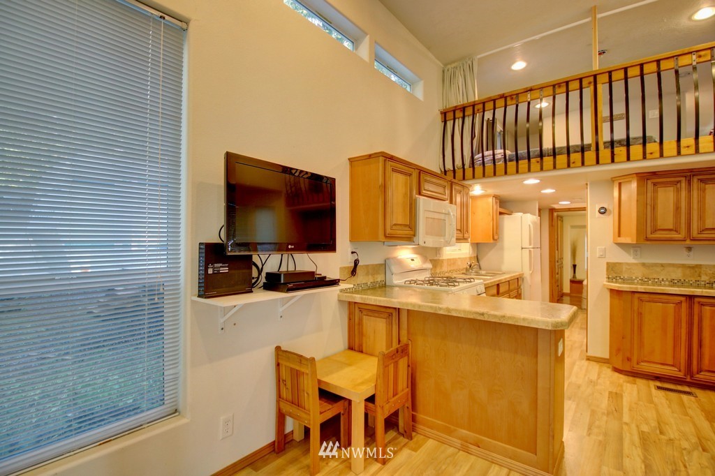 61-1 Gold Nuget Road Deming, WA 98244 - Photo 6 of 39 Gallery Image 6