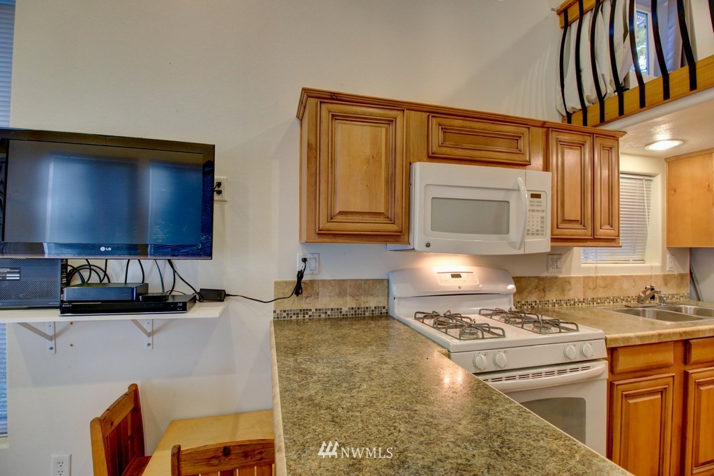 61-1 Gold Nuget Road Deming, WA 98244 - Photo 8 of 39 Gallery Image 8