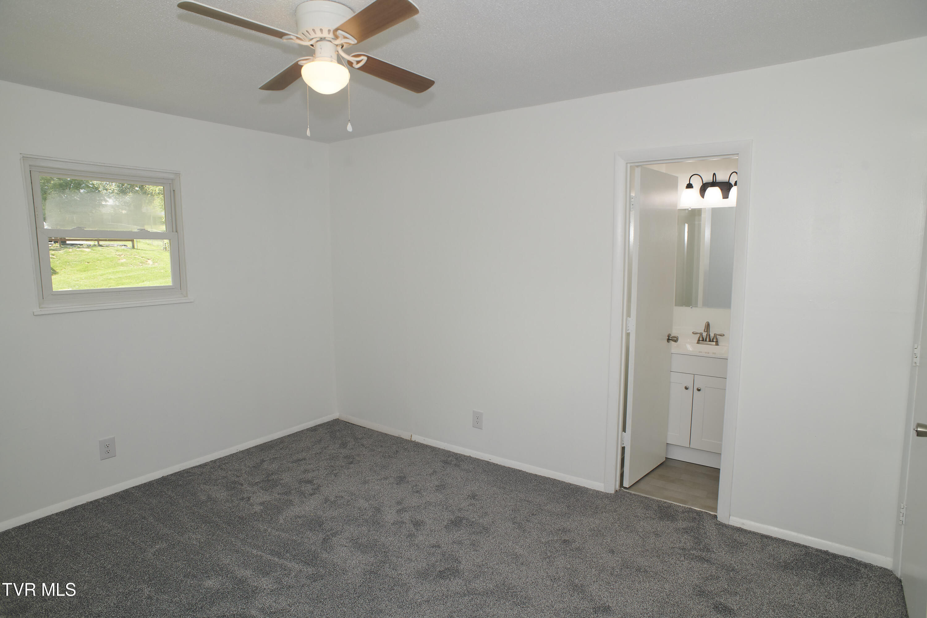 113 Midway Street Gray, TN 37615 - Photo 15 of 24 shelly 14