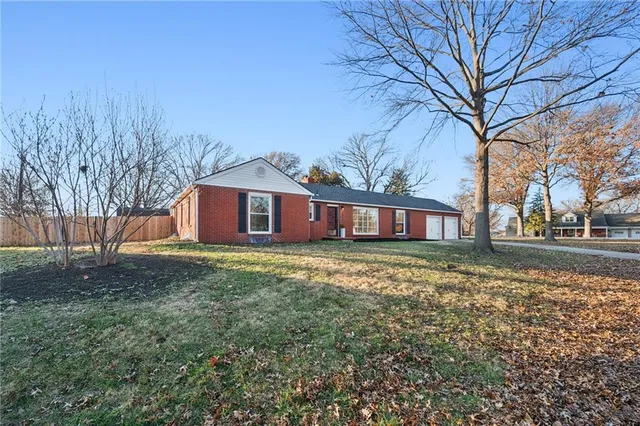 $310,000 | 3804 Appleton Avenue, Independence, MO 64052
