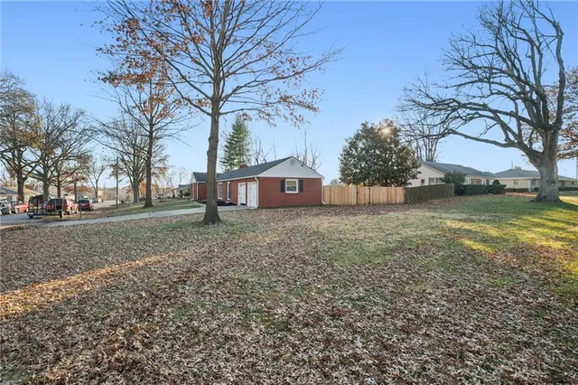 $310,000 | 3804 Appleton Avenue, Independence, MO 64052