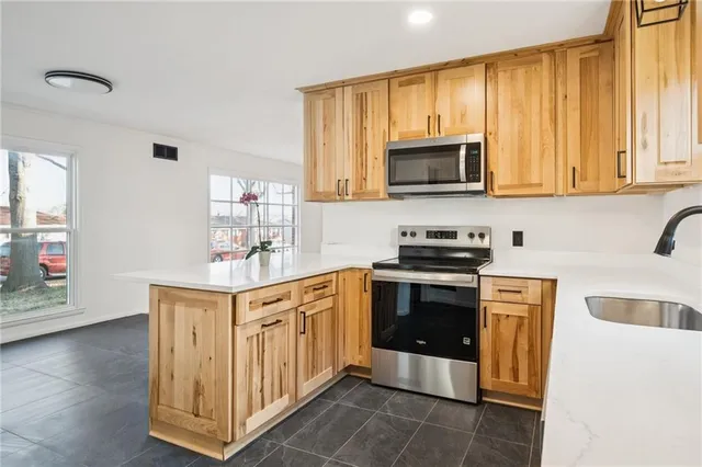 $310,000 | 3804 Appleton Avenue, Independence, MO 64052