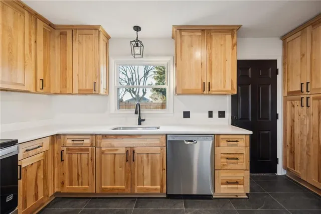 $310,000 | 3804 Appleton Avenue, Independence, MO 64052