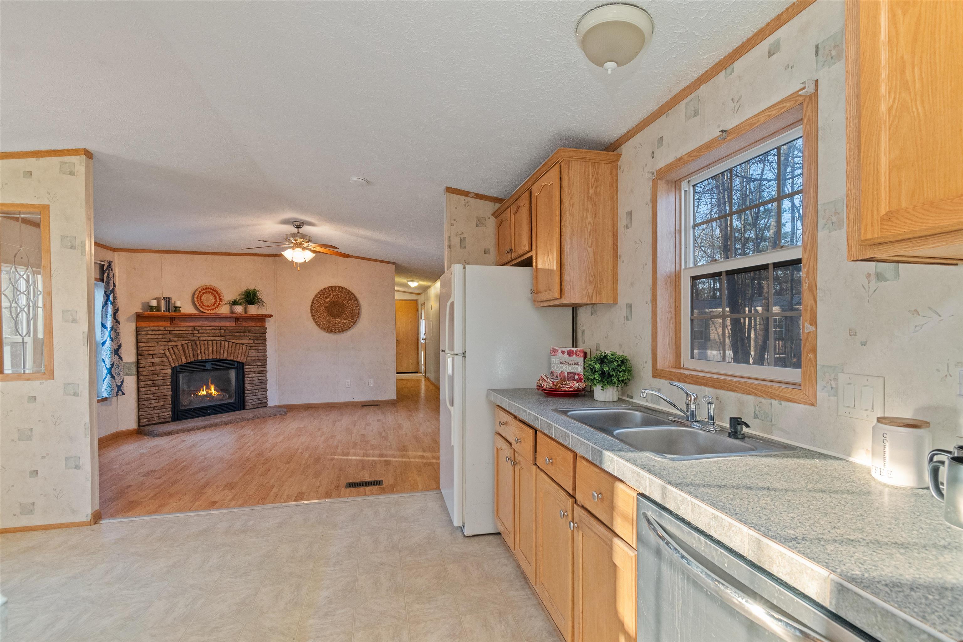 317 Wedgewood Road, Unit 29 Colchester, VT 05446 - Photo 8 of 33 Gallery Image 8