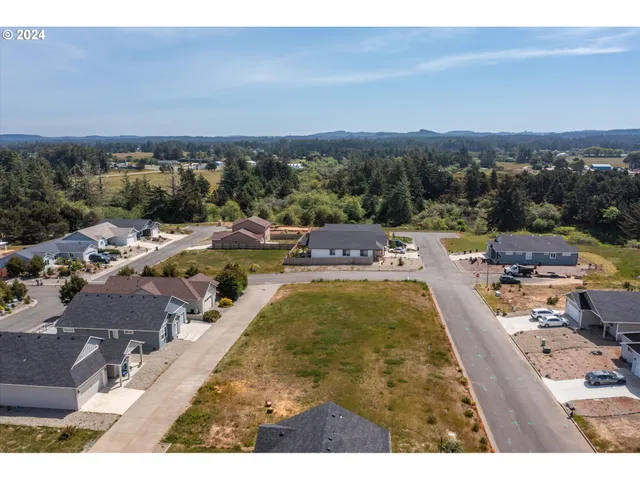 a view of swimming pool and lake view