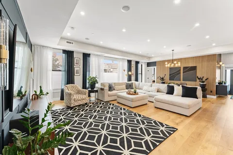 $829,000 | 51 Crescent Avenue, Unit 204, Chelsea, MA 02150