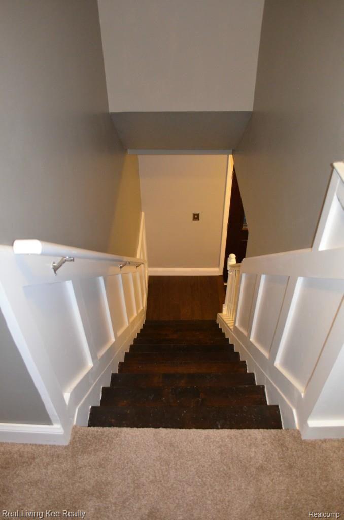 2035 North Fairview Lane Rochester, MI 48306 - Photo 12 of 35 Stairway_looking down.jpg