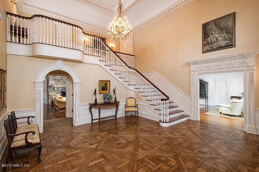 33 Meeting House Road Greenwich, CT 06831 - Photo 2 of 28 Foyer