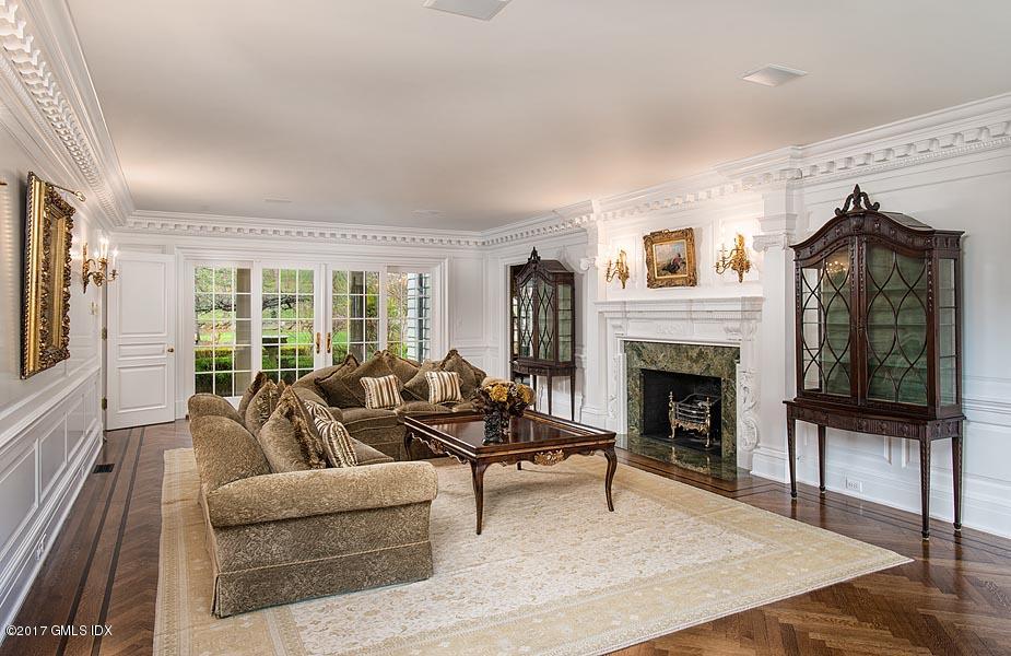 33 Meeting House Road Greenwich, CT 06831 - Photo 4 of 28 Living Room