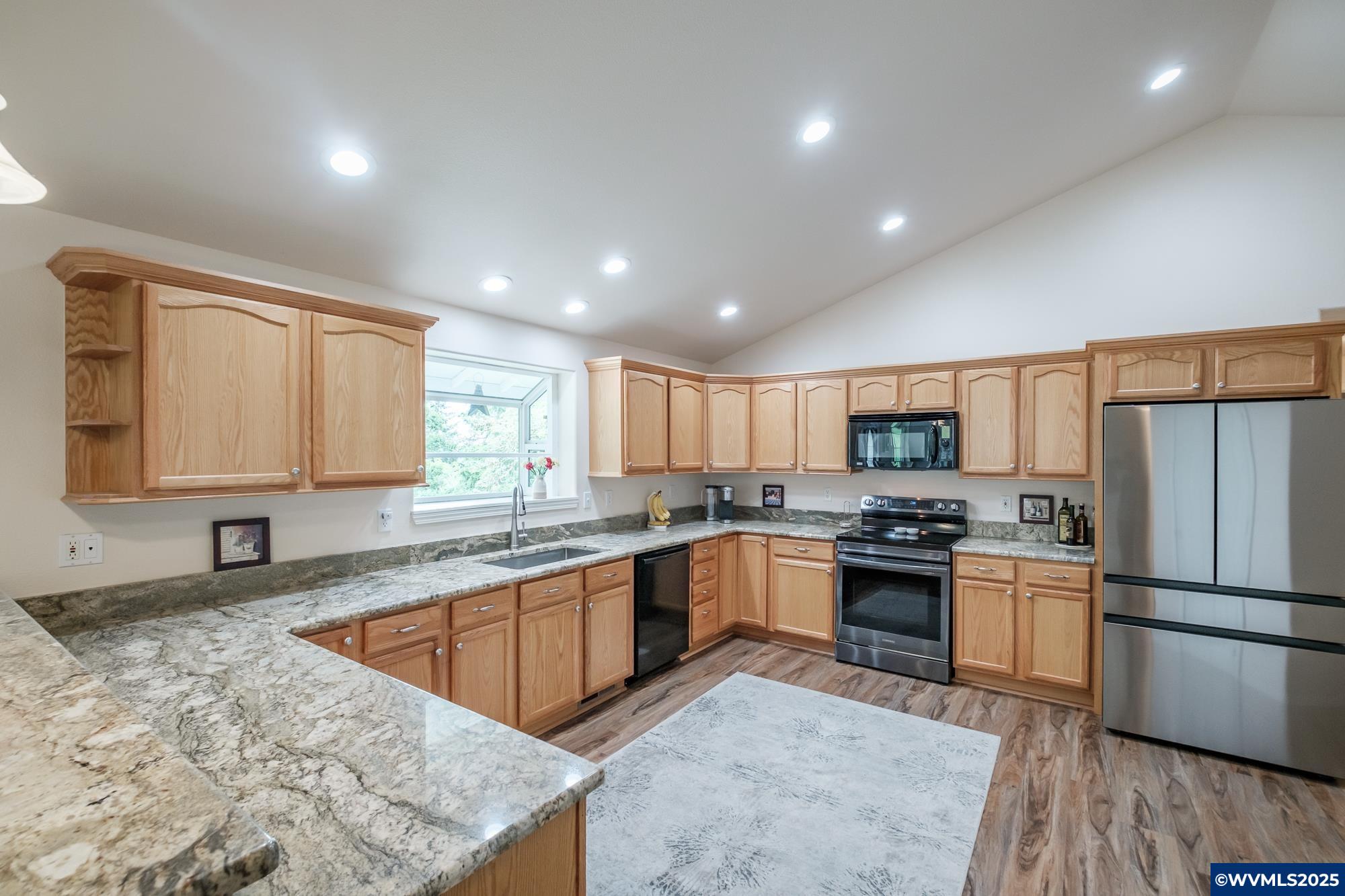 36279 Middle Ridge Road Lebanon, OR 97355 - Photo 11 of 50